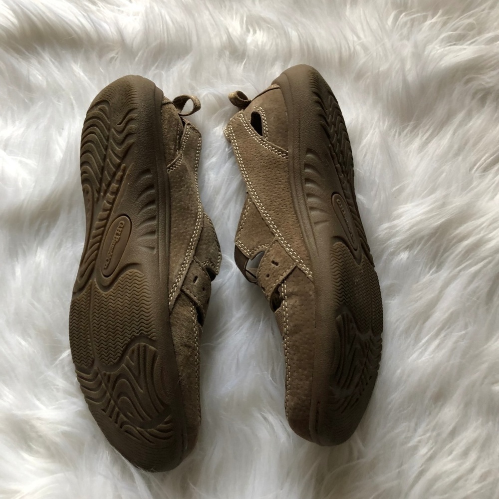 G.H. Bass & Co. Slip On Tan Shoes Size 7 - Picture 5 of 8